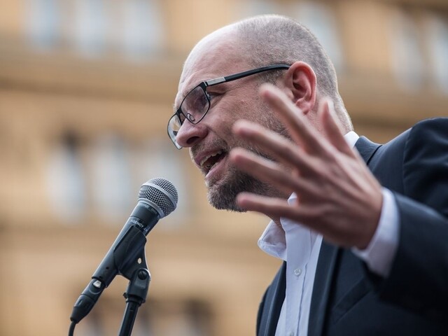 Sulík svoje výroky nevidí ako radikálne. V TA3 potvrdil, že je za sterilizácie