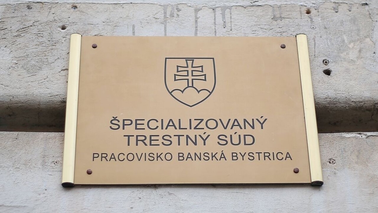 Spisovateľ od takáčovcov sa za 30-tisíc dostal na slobodu
