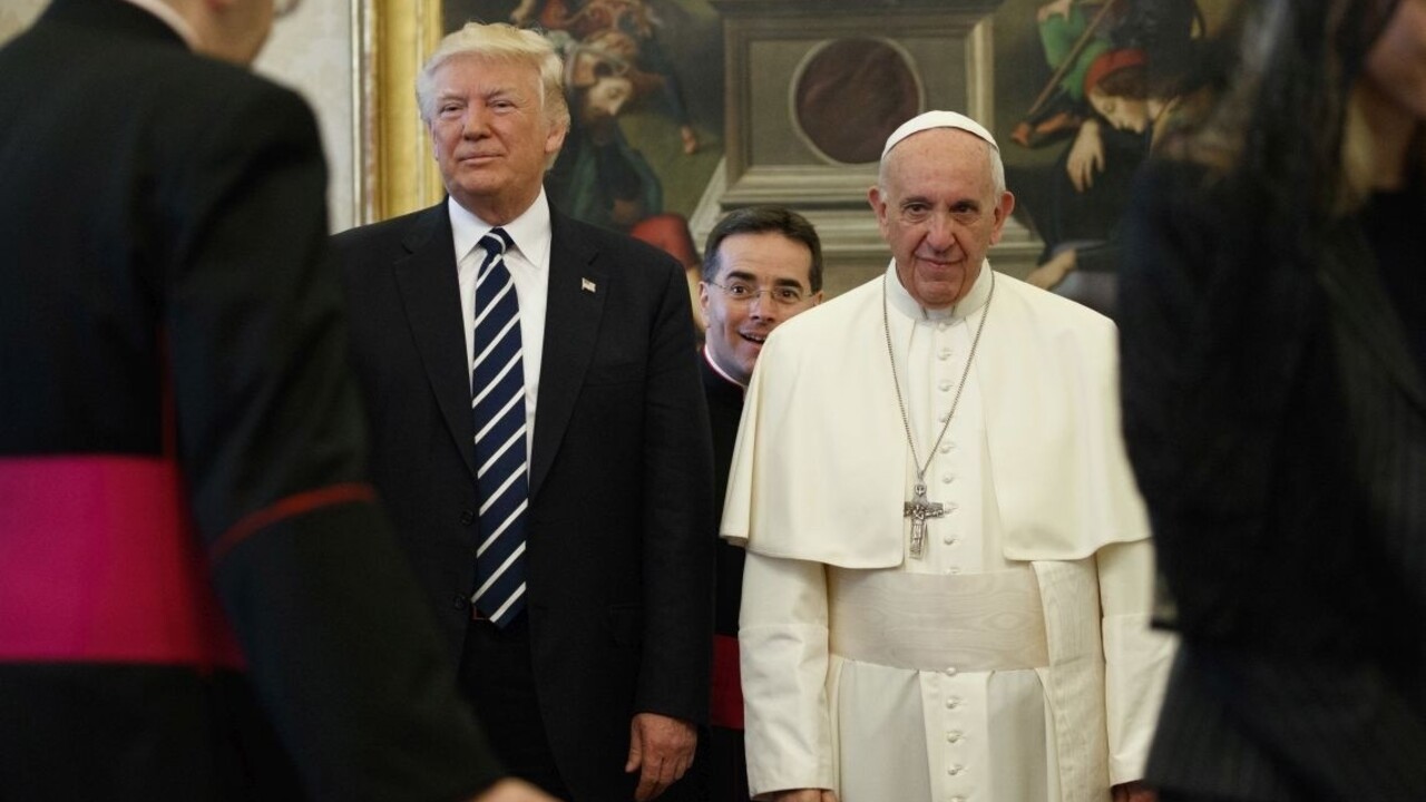 Trump predbehol pápeža, je najnasledovanejším lídrom na Twitteri