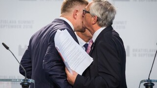 Juncker chce jednotnejšiu Európu, lídrov V4 pozval na večeru