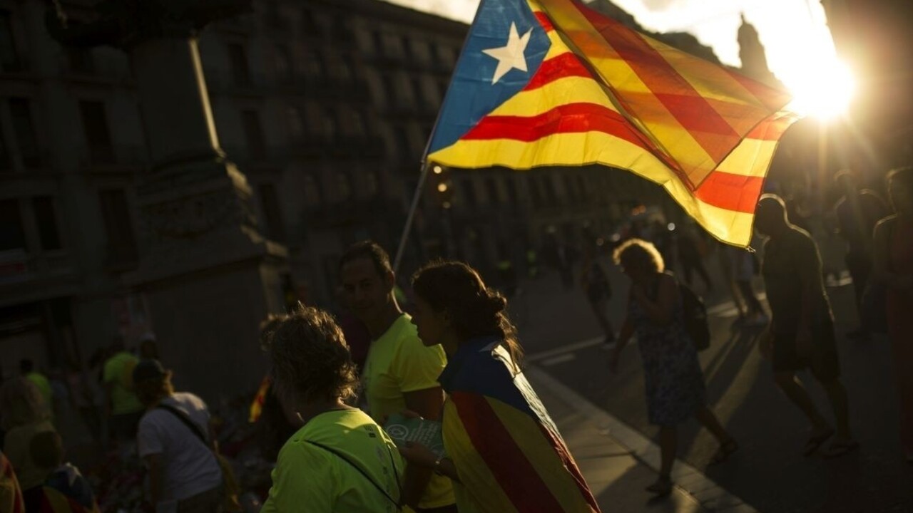 Súd chce zabrániť rozbitiu Španielska, stopol schôdzu parlamentu
