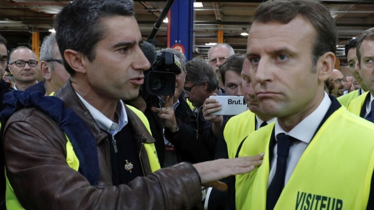 Nerobte bordel a hľadajte si prácu. Macron pobúril verejnosť