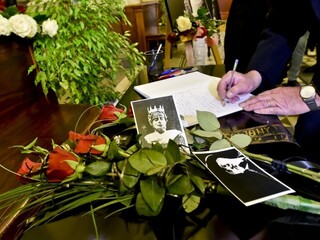 V Prahe sa naposledy rozlúčili s legendárnym Janom Třískom