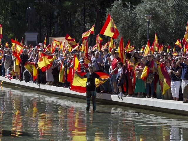 Chceme jednotné Španielsko, kričali davy v uliciach Madridu