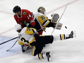 NHL: Triumf Chicaga umocnil Pánik, Halák doviedol svoj tím k víťazstvu