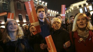 V Rusku zatkli stovky ľudí, ktorí vyšli podporiť Navaľneho