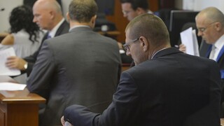 Exministrom navrhli v kauze nástenkového tendra dlhoročné tresty