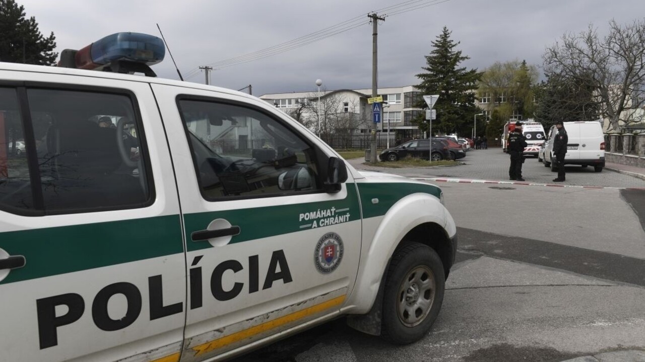 Na dom s Rómami strieľali samopalom, polícia popísala incident