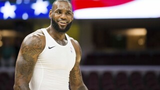 Hrozí, že LeBron James si po nehode nezahrá v úvodnom šlágri sezóny