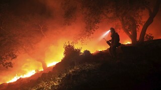 Obetí kalifornských požiarov pribúda, nezvestné sú stovky ľudí