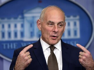 Personálny šéf Bieleho domu poprel, že je zúfalý z práce pre Trumpa