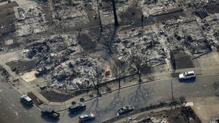 V Kalifornii zabíjajú najničivejšie požiare v modernej histórii