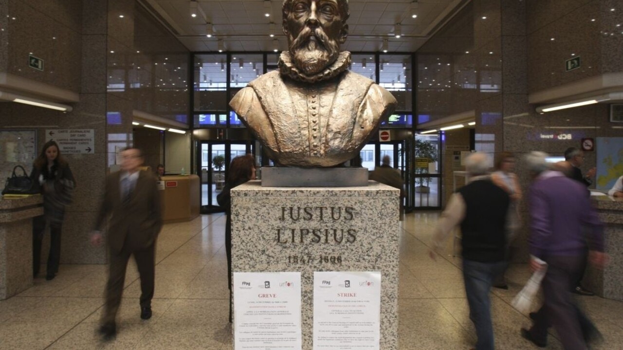 Poplach v budove Európskej rady, priotrávilo sa 20 ľudí