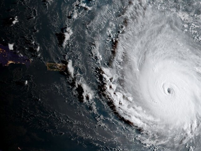 Meteorológovia varovali pred úderom hurikánu Ophelia