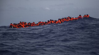 Migranti more čln 1140 px (SITA/AP)