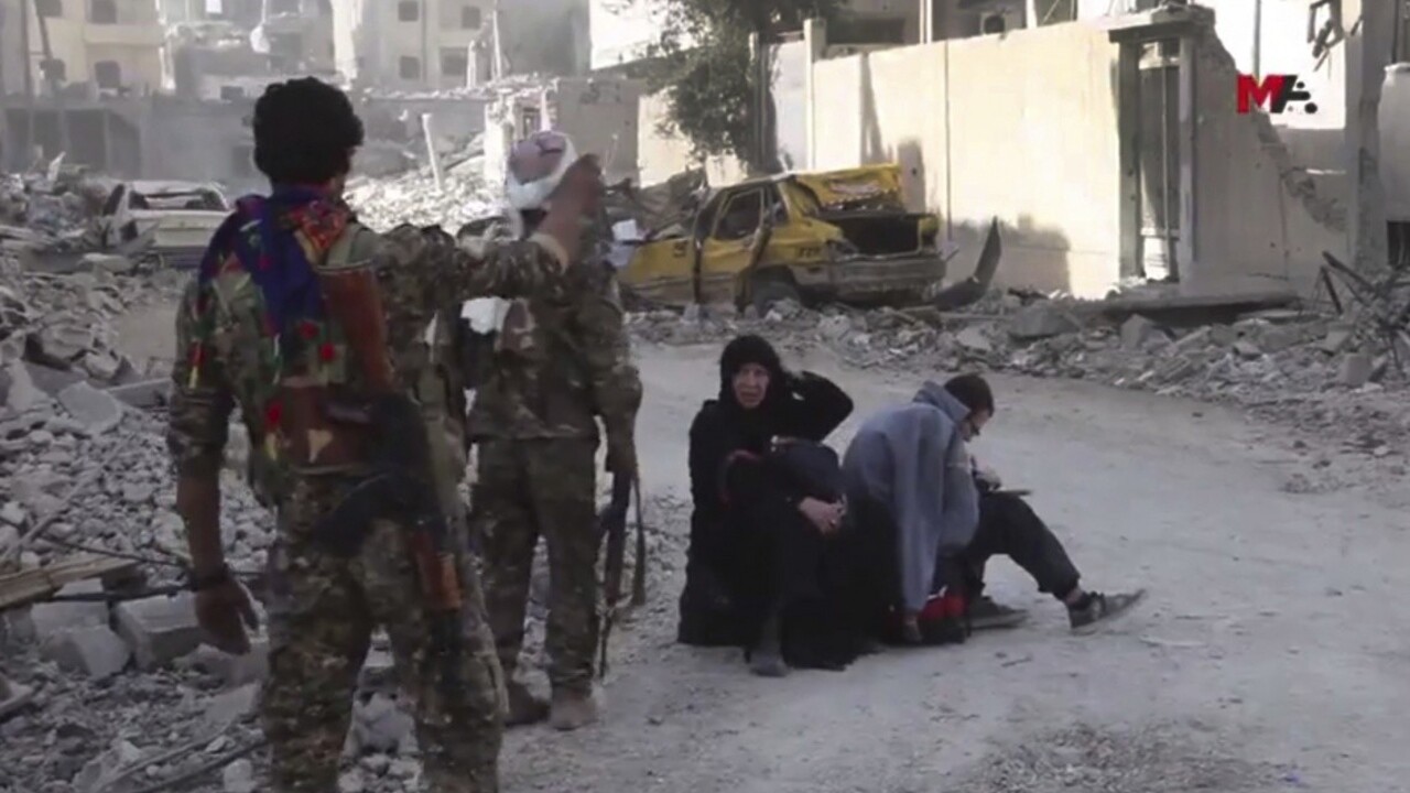 Islamisti si pri úteku z Rakky urobili z civilistov ľudské štíty