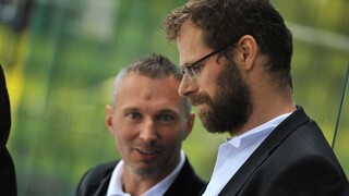 Handzuš ešte definitívne nezavesil kariéru na klinec