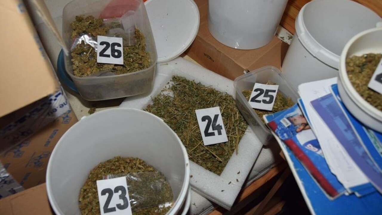 Slovák predával drogy celej Európe, dávky posielal poštou