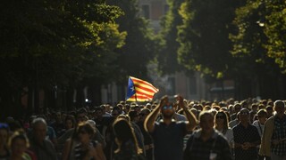 Španielsky súd preventívne nariadil väzbu katalánskych separatistov