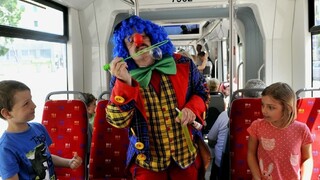 O úsmevy pacientov sa v bratislavskej nemocnici starajú klauni