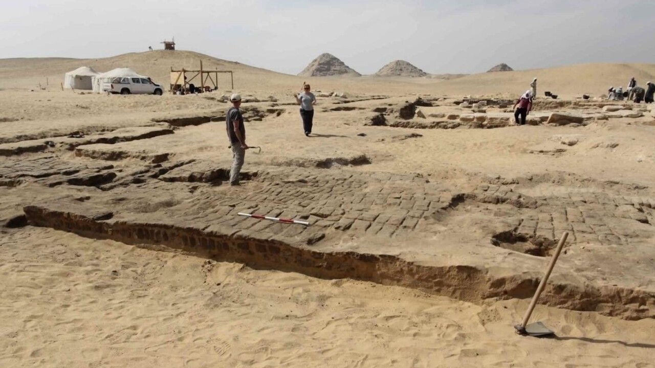 V Egypte objavili unikátny nález, drevenú hlavu starú 4000 rokov