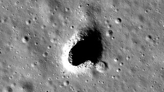 Pod povrchom Mesiaca objavili tunel dlhý desiatky kilometrov