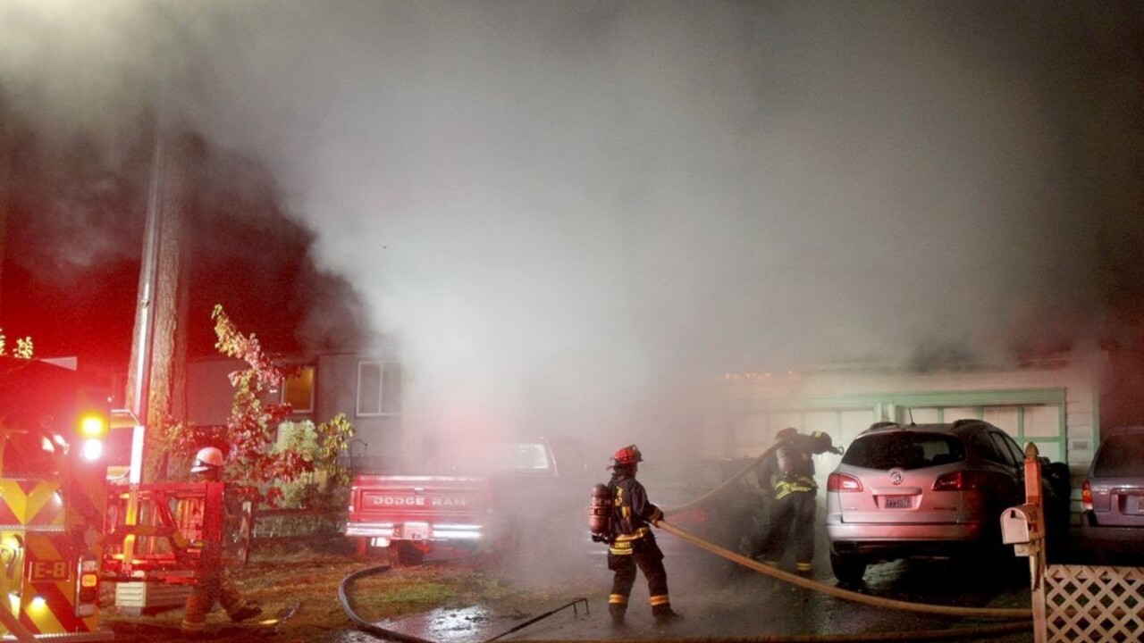 Pri požiari zomrelo päť detí a ich matka, príčina je záhadou