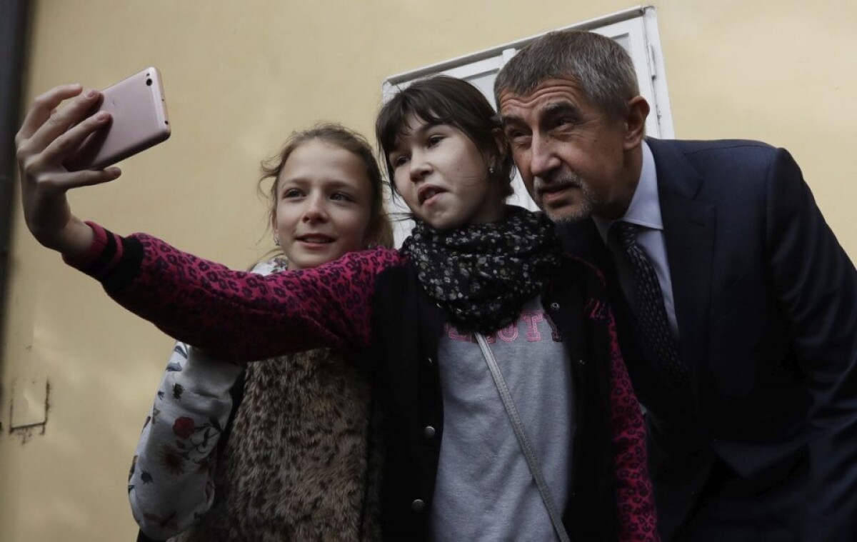 cesko-babis-selfie-volby-1140-px-sita-ap_225f24f2.jpg
