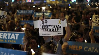 Madrid rozhodol o osude Katalánska, vypíše nové voľby