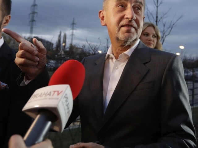 Česi si zvolili rekordný počet strán, triumfoval Babiš i Piráti