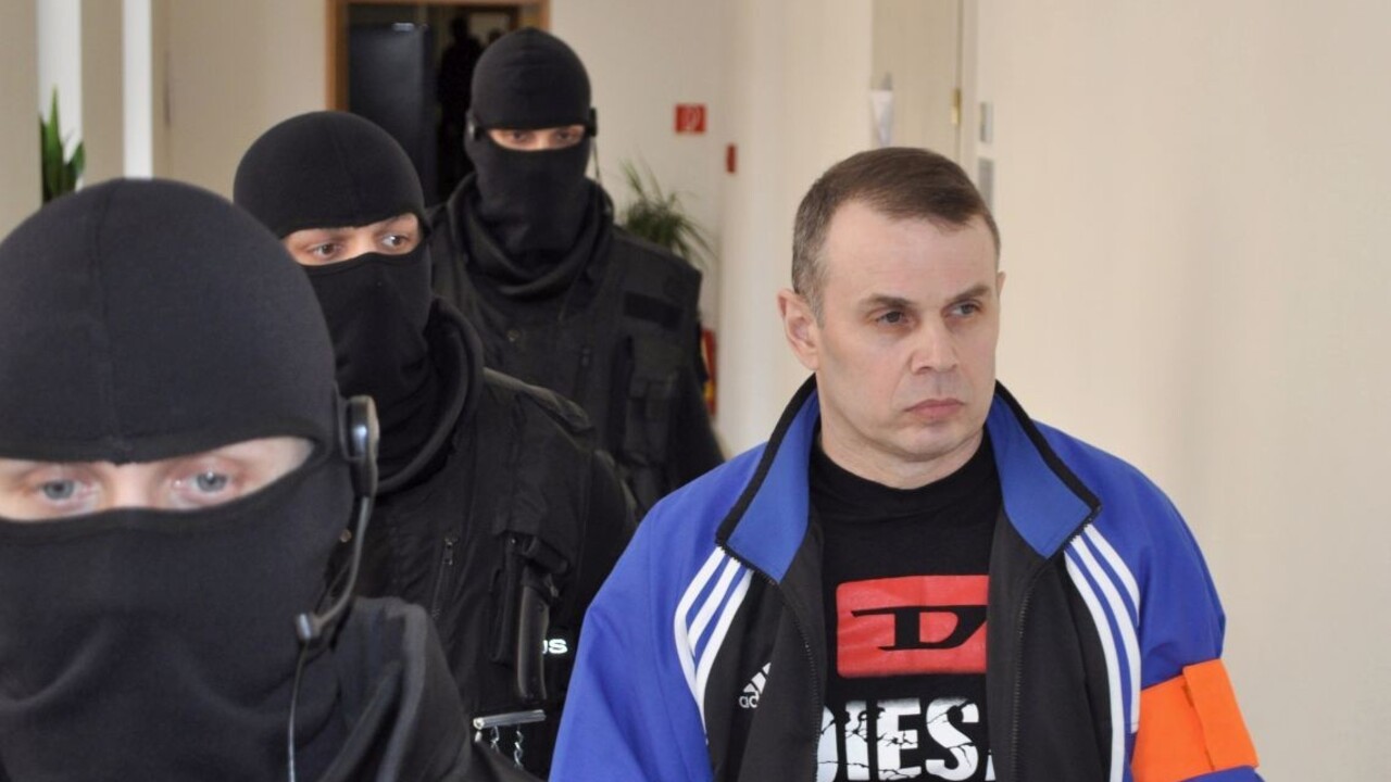 Jegorov na Slovensku uniká spravodlivosti, stíhajú ho však aj doma