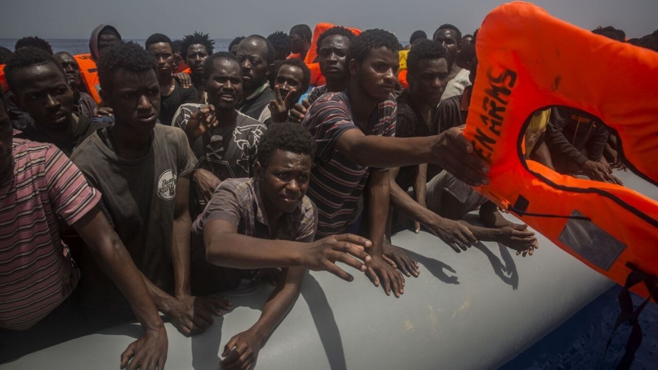 Sedem najväčších fám, ktorými prevádzači klamú migrantov