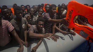 Sedem najväčších fám, ktorými prevádzači klamú migrantov