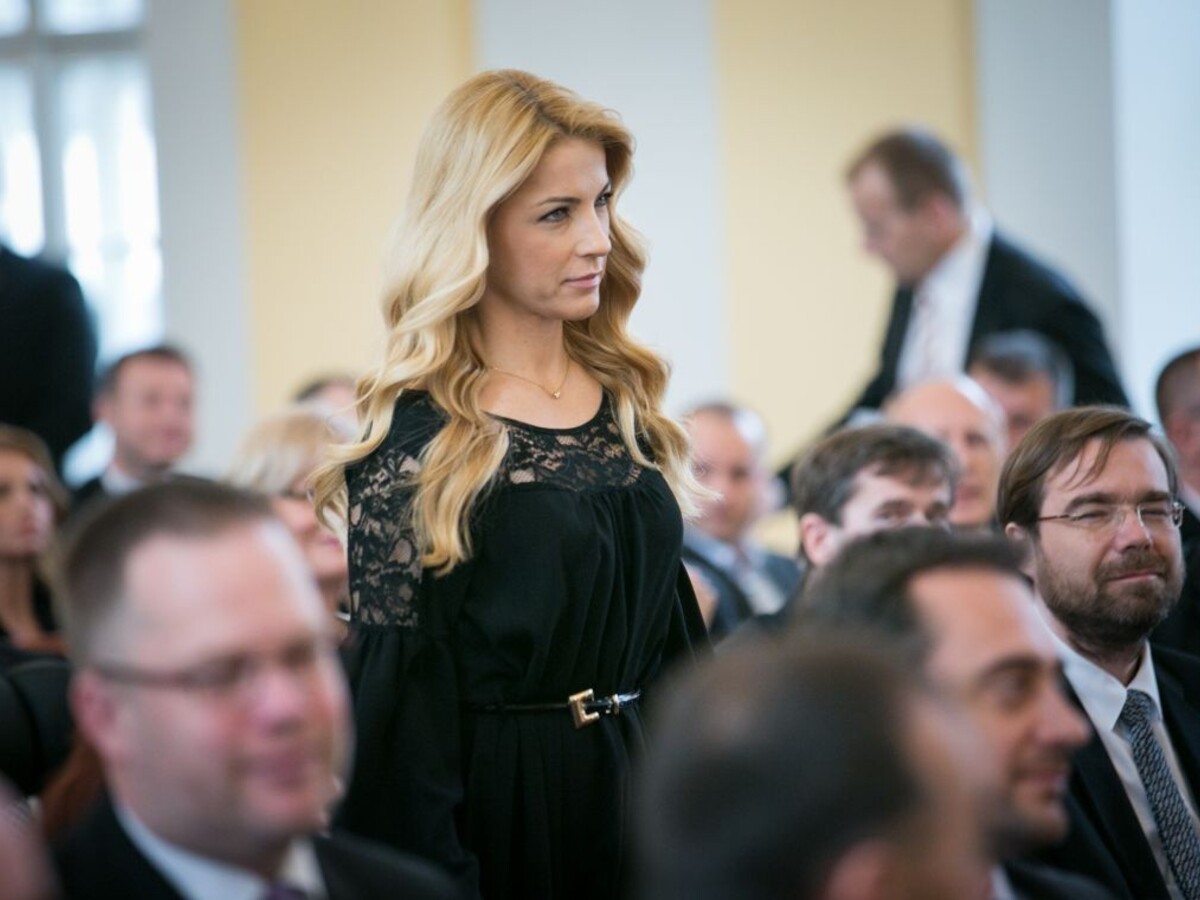 Šimkovičovej asistentku po obdivných statusoch k Rusku stiahli z kandidátky