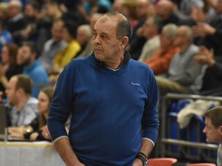 Poznáme nového trénera našich basketbalistiek, je ním Peter Kováčik