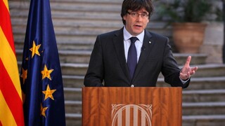 Odvolaný katalánsky premiér vyzval ľudí na pokojný odpor