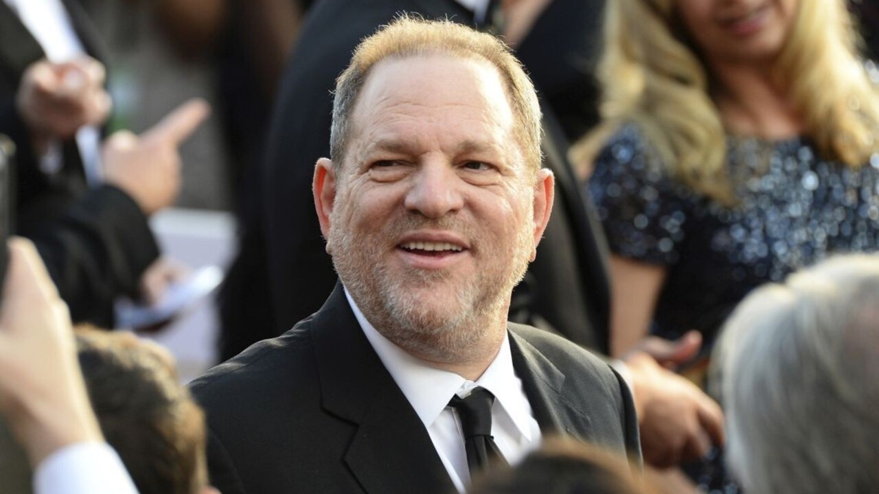 Spím s bejzbalkou, tvrdí herečka, ktorú mal znásilniť Weinstein