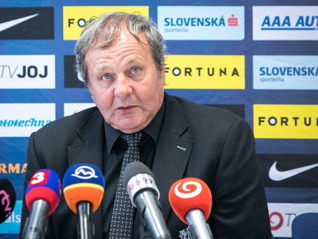 Naša futbalová reprezentácia ukončí sezónu, Kozák čaká maximálne výkony
