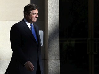 Bývalý šéf Trumpovej kampane sľúbil, že neutečie. Žiada o voľnosť