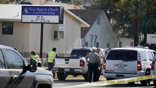 Útočník v americkom kostole pozabíjal desiatky ľudí, je po smrti