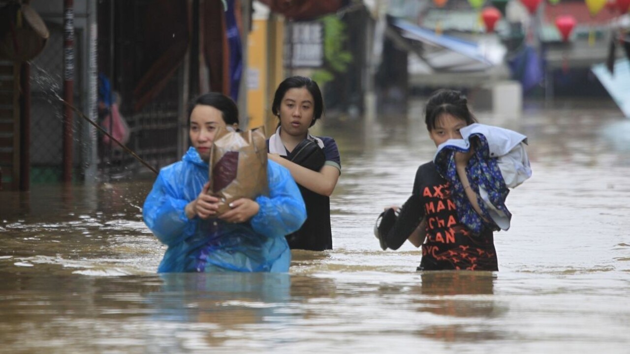 Tajfún Damrey ustal, hlásia najmenej 49 mŕtvych