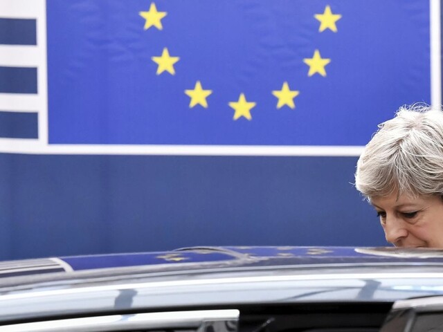 Británia chystá plán na Brexit, pripravených je 10 percent firiem