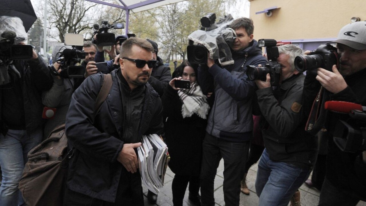 Český lobista Dalík nastúpil do väzenia, odprevadili ho novinári