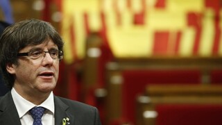 Premiér Puigdemont čaká na verdikt súdu aj s katalánskymi starostami
