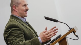 Kotleba má čo vysvetlovať, na Úrade BBSK sa údajne falšovala dochádzka