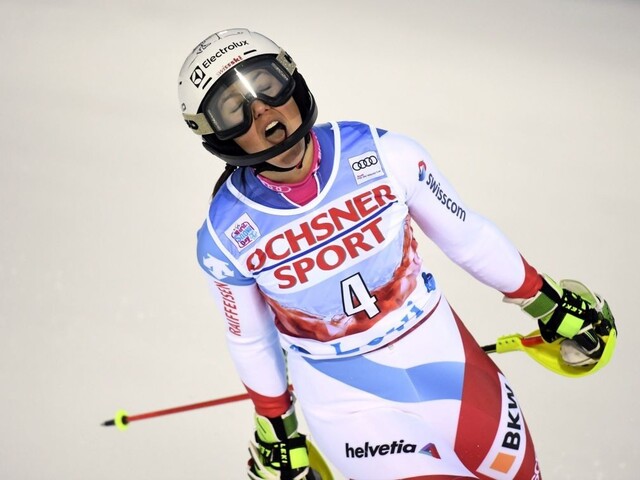 Vlhová zvíťazila v úvodnom slalome sezóny, opäť zdolala Shiffrinovú