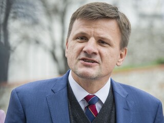 Hlina KDH  1140 px (TASR)