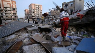 Blízky východ zasiahlo silné zemetrasenie, hlásia stovky mŕtvych