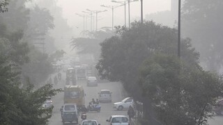 Obyvateľov Indie trápi hustý smog, úrady vyhlásili pohotovosť