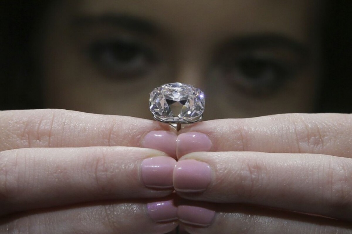 britain-switzerland-diamond-auction-62817-288ae43e683c4ad89475946fb9c9e6ff_38984c3f.jpg
